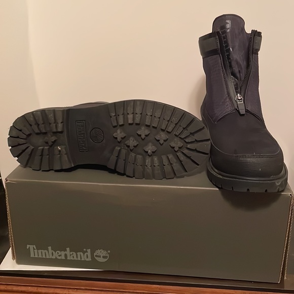 All black women’s Timberland Heritage 6in front zipper boot size 7 slightly used - Picture 4 of 7